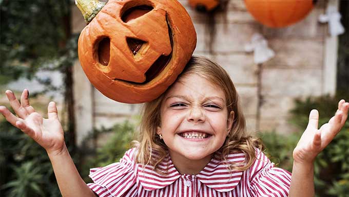 You are currently viewing 08 – Observance – Halloween –  Free Family-Friendly Virtual Events and On-Demand Media